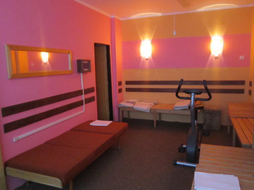 Hotel U Prehrady Moravka Экстерьер фото