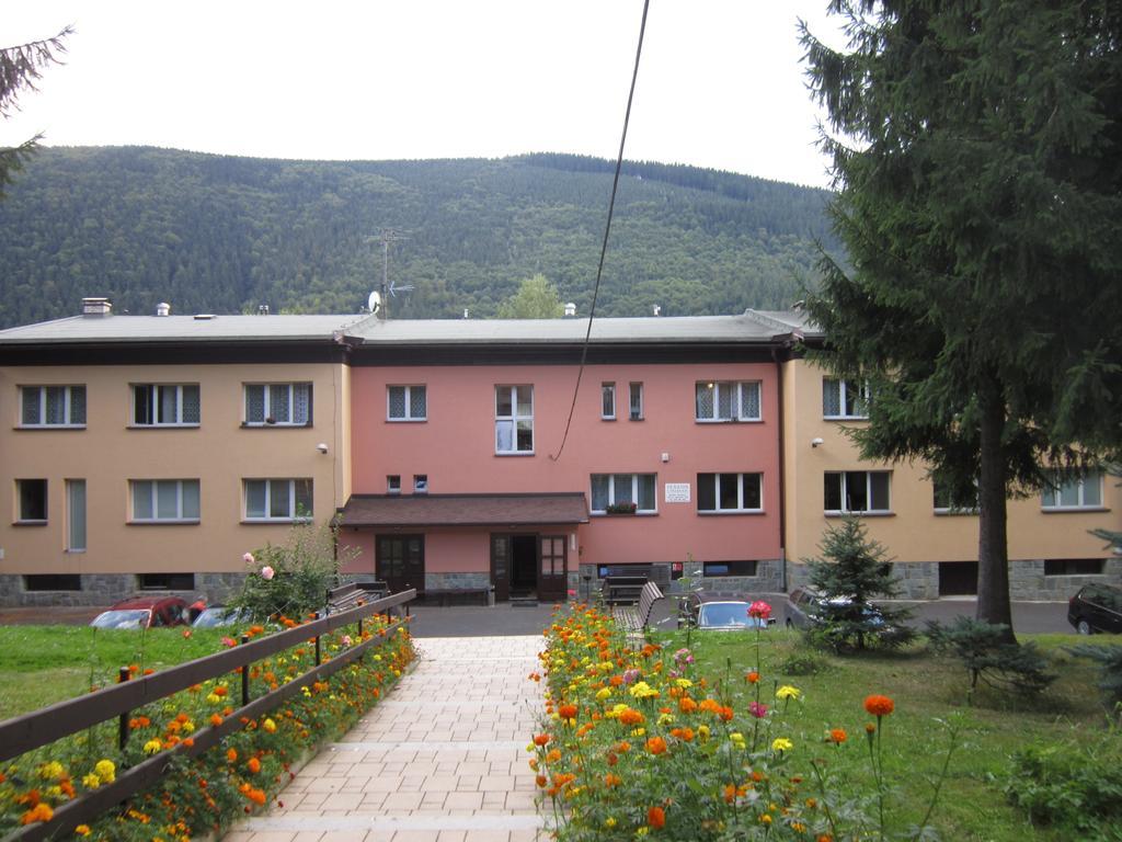 Hotel U Prehrady Moravka Экстерьер фото
