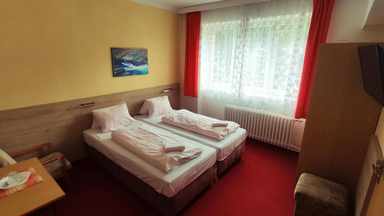 Hotel U Prehrady Moravka Экстерьер фото